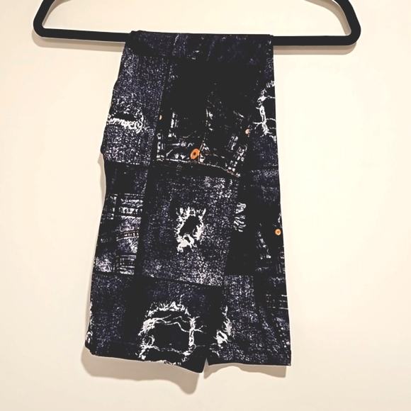 Faux dark distressed jean look leggings NEW MIX OS NWOT fits 0 - 12 comfortably - Picture 2 of 6